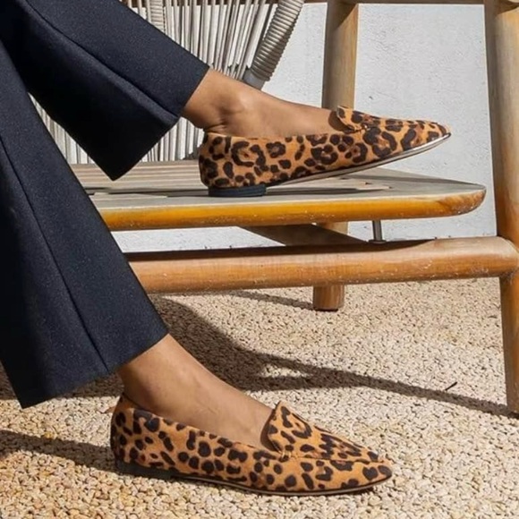 NEW Leopard Pointed Toe Loafers Women's Size 7 - Picture 1 of 5